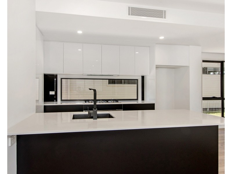 1+2/24 Barnard Street, Biggera Waters QLD 4216