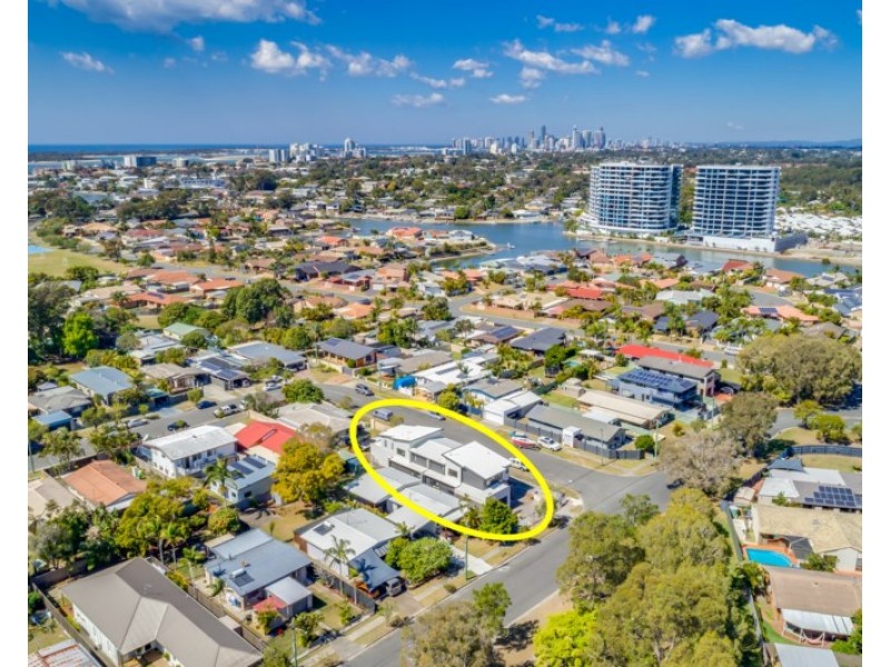 1+2/24 Barnard Street, Biggera Waters QLD 4216