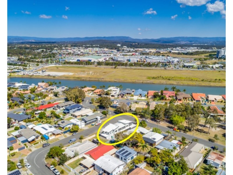 1+2/24 Barnard Street, Biggera Waters QLD 4216