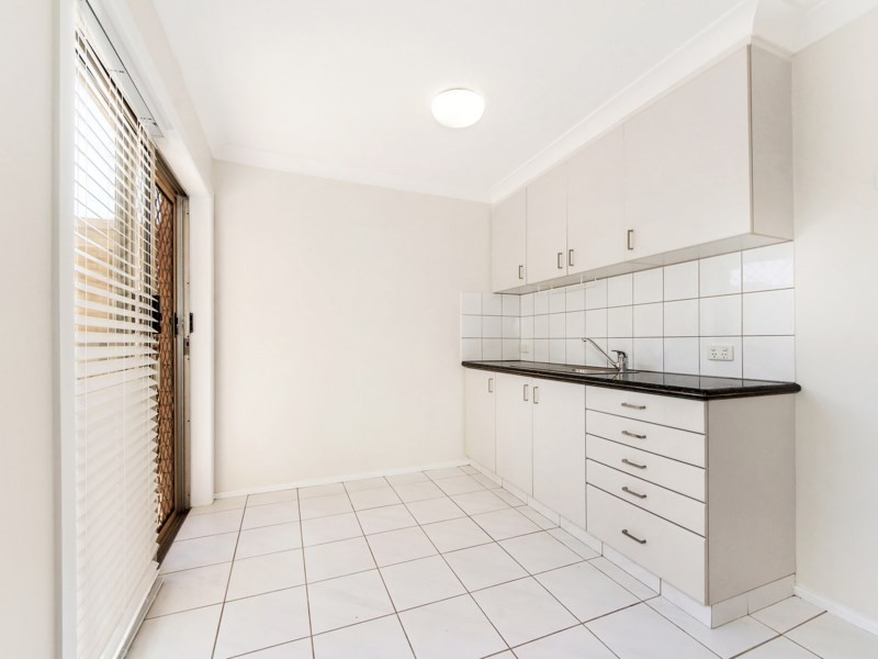 17 Clare Street, Southport QLD 4215