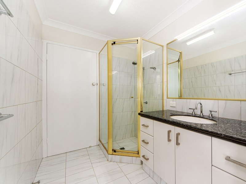 17 Clare Street, Southport QLD 4215