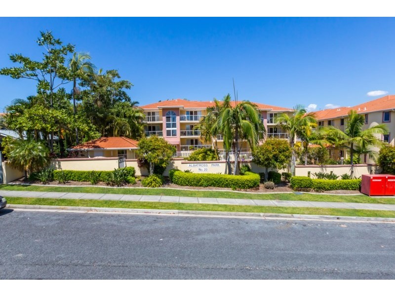 27/16 Sykes Court, Southport QLD 4215