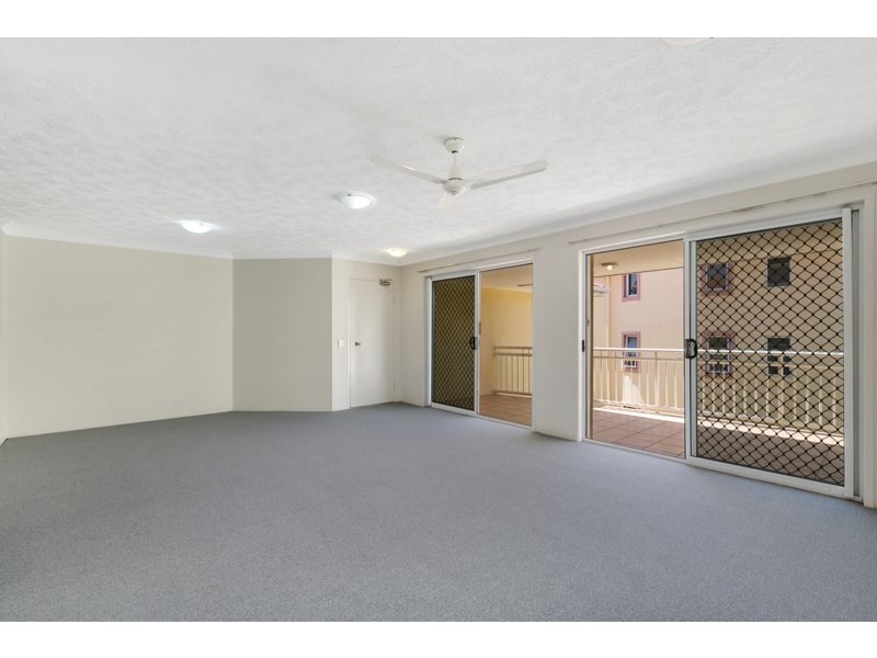 27/16 Sykes Court, Southport QLD 4215