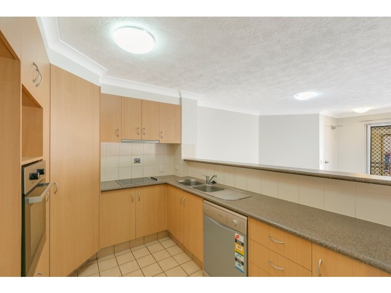 27/16 Sykes Court, Southport QLD 4215