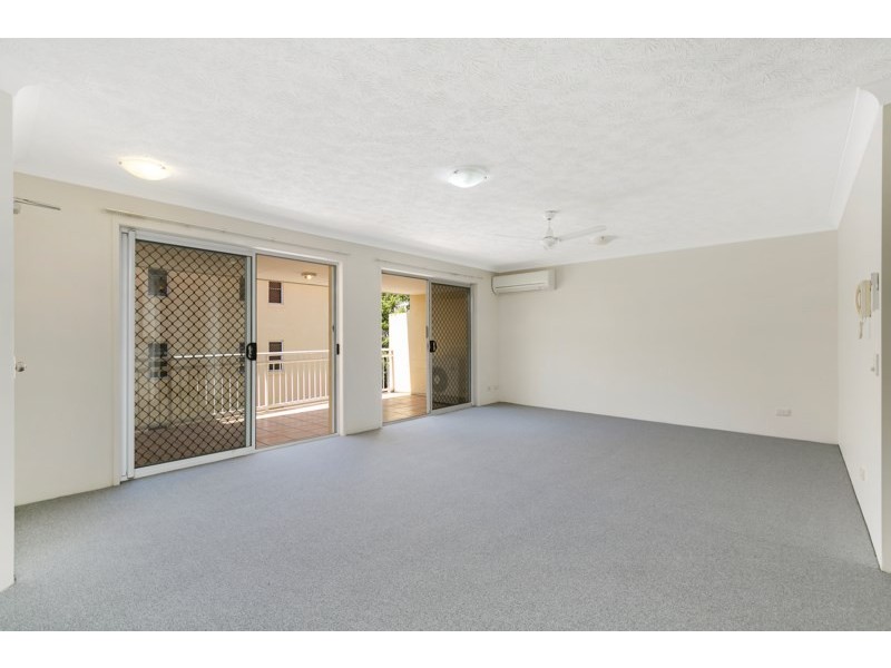 27/16 Sykes Court, Southport QLD 4215