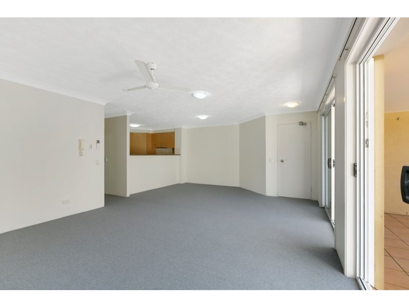 27/16 Sykes Court, Southport QLD 4215