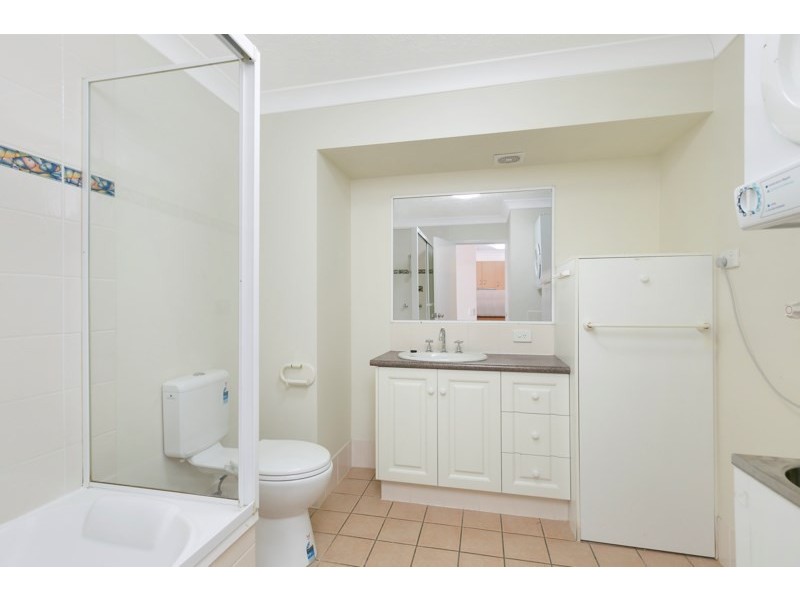 27/16 Sykes Court, Southport QLD 4215