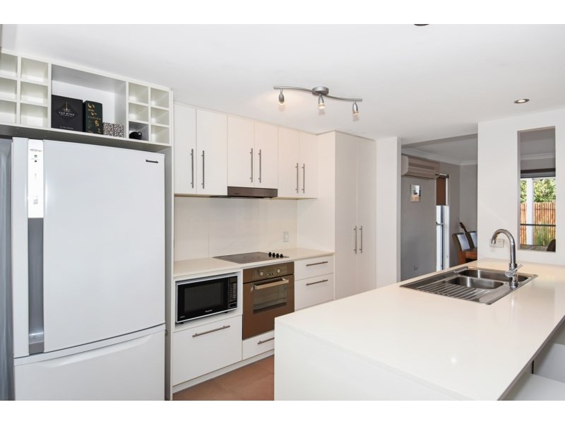 5 Valencia Boulevard, Burleigh Waters QLD 4220