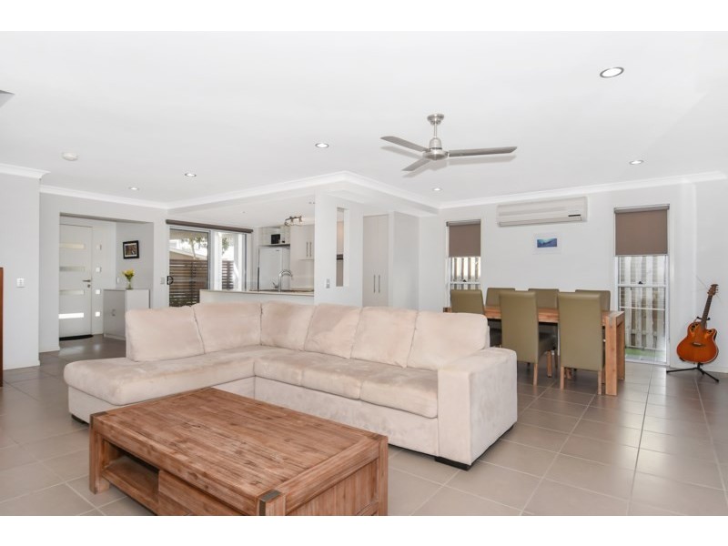 5 Valencia Boulevard, Burleigh Waters QLD 4220