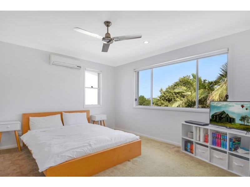 5 Valencia Boulevard, Burleigh Waters QLD 4220