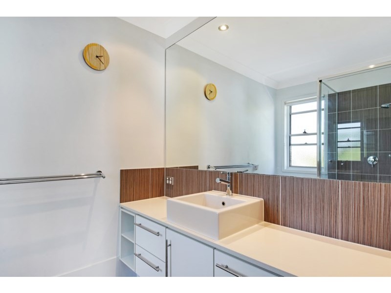 5 Valencia Boulevard, Burleigh Waters QLD 4220