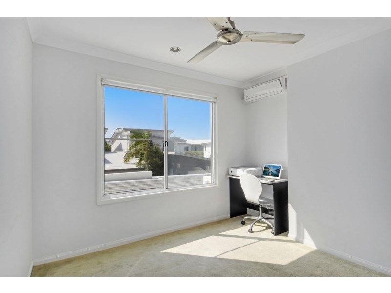 5 Valencia Boulevard, Burleigh Waters QLD 4220