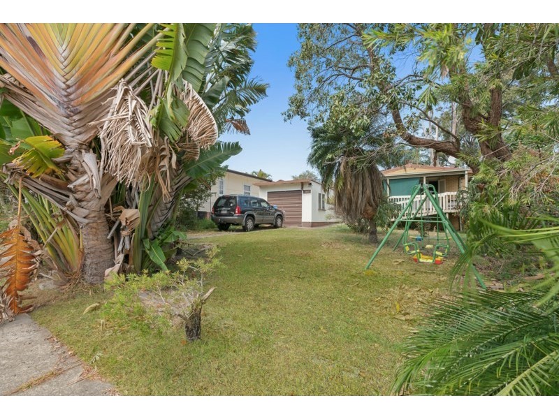 20 Schneider Avenue, Labrador QLD 4215