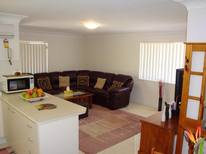 3/4 Broadview Park-Broad Street, Labrador QLD 4215