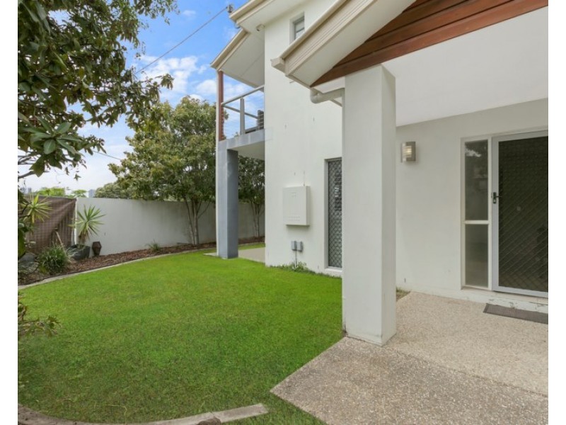 2/2 The Glen, Southport QLD 4215