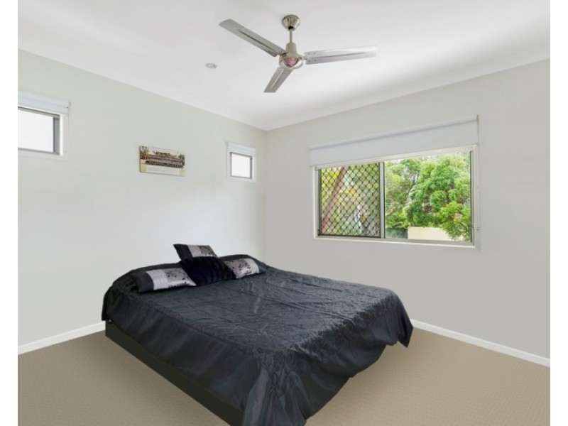2/2 The Glen, Southport QLD 4215