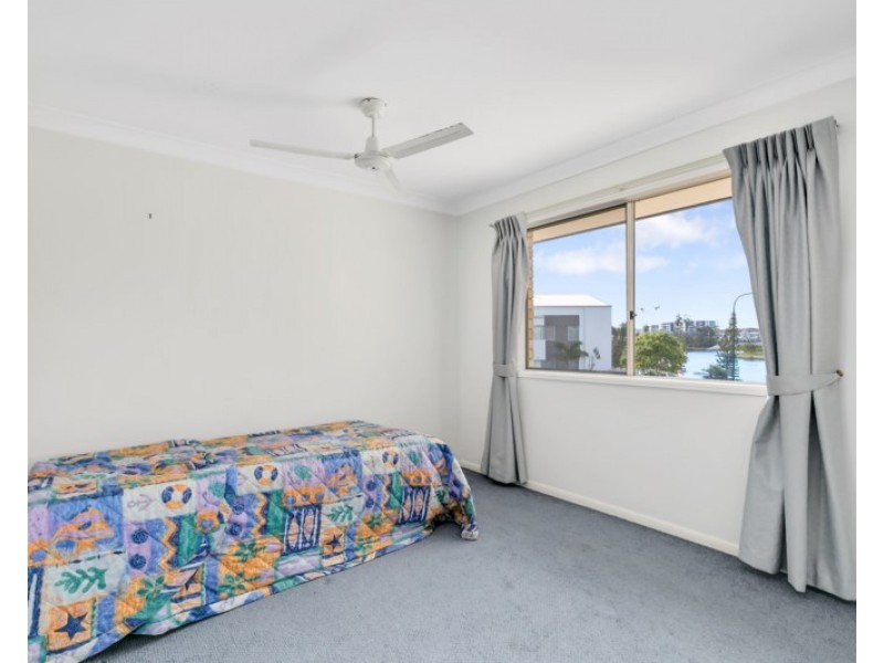 1 Moyenne Crescent, Varsity Lakes QLD 4227