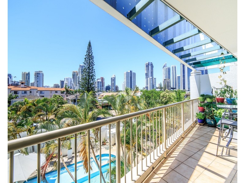 10/2 Adori Street, Chevron Island QLD 4217