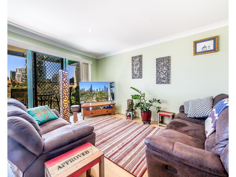 10/2 Adori Street, Chevron Island QLD 4217