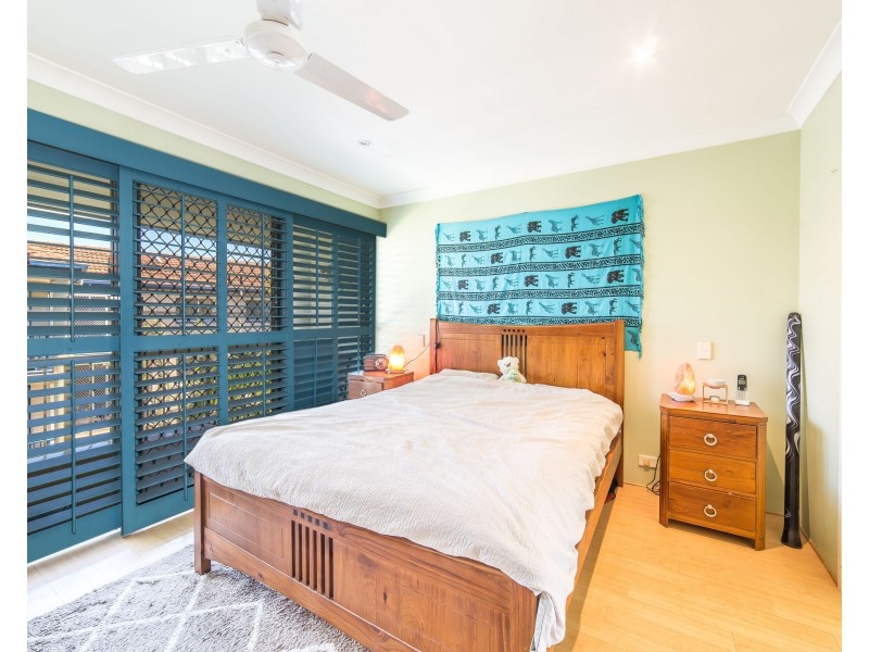 10/2 Adori Street, Chevron Island QLD 4217