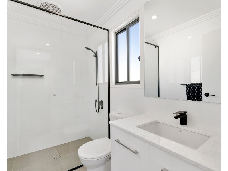 1-3/111 Falconer Street, Southport QLD 4215