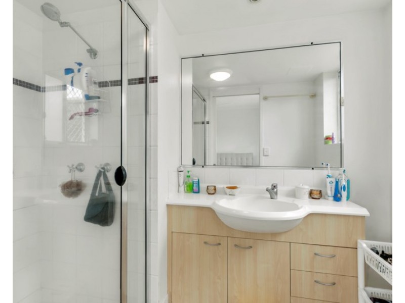 4/132 High Street, Southport QLD 4215