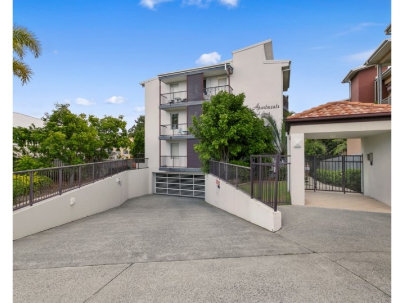 4/132 High Street, Southport QLD 4215