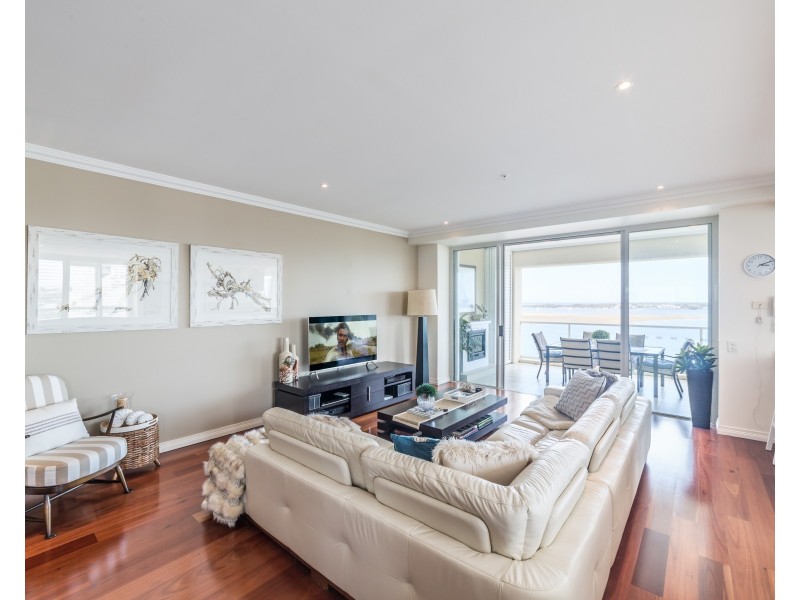 901/212-214 Marine Parade, Labrador QLD 4215