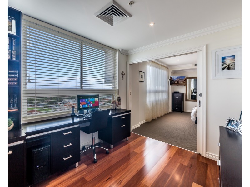 901/212-214 Marine Parade, Labrador QLD 4215