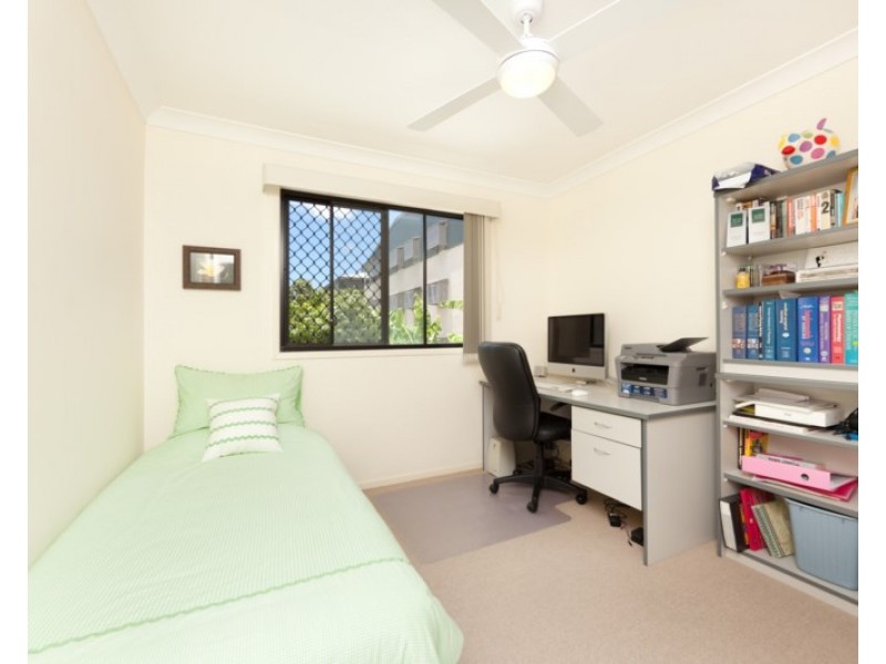 4/59 Eugaree Street, Southport QLD 4215