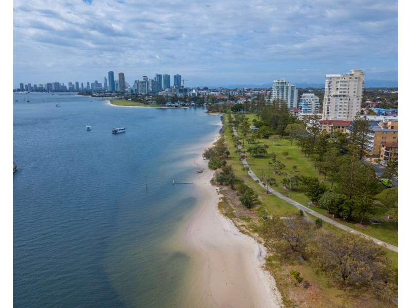 7 Echlin Street, Labrador QLD 4215