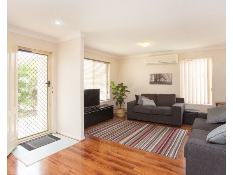 15 Madasin Close, Arundel QLD 4214