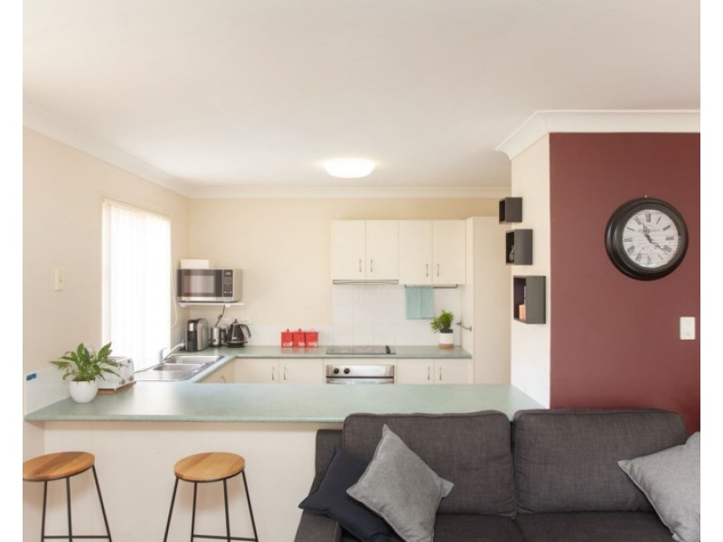 15 Madasin Close, Arundel QLD 4214