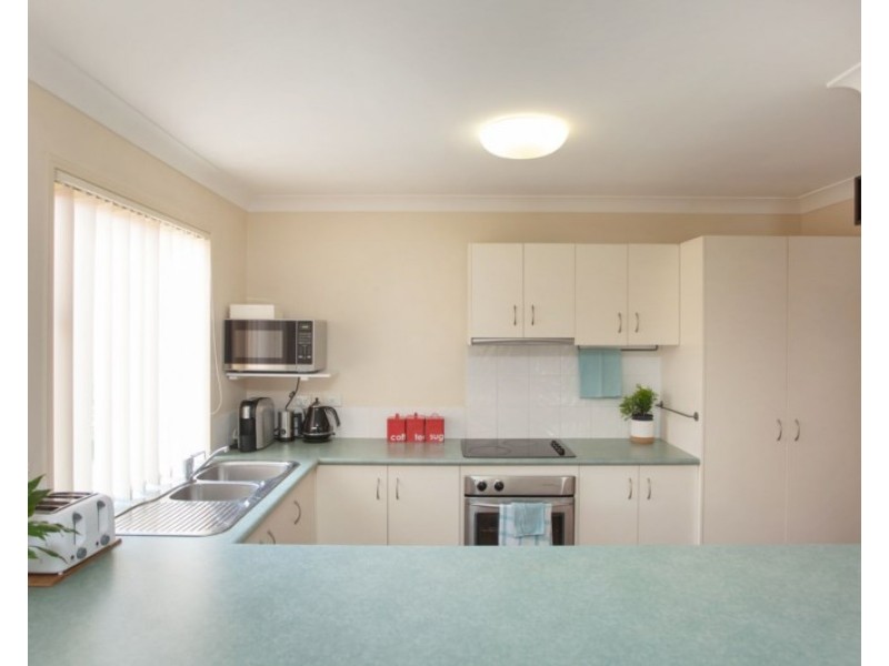 15 Madasin Close, Arundel QLD 4214