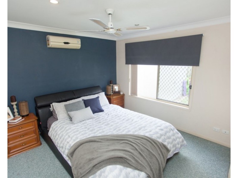 15 Madasin Close, Arundel QLD 4214