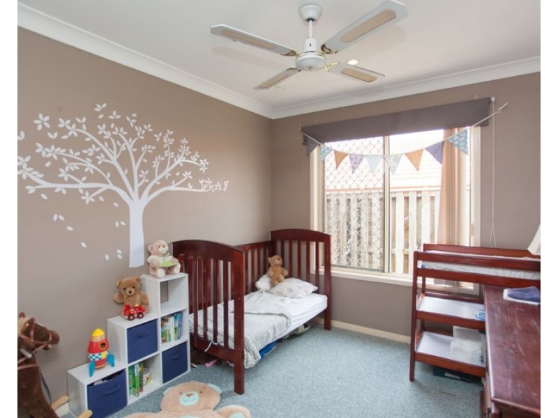 15 Madasin Close, Arundel QLD 4214