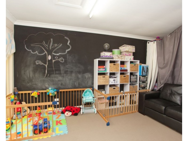 15 Madasin Close, Arundel QLD 4214