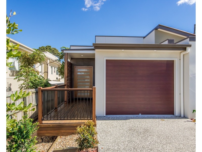 2/11 Chirn Crescent, Labrador QLD 4215