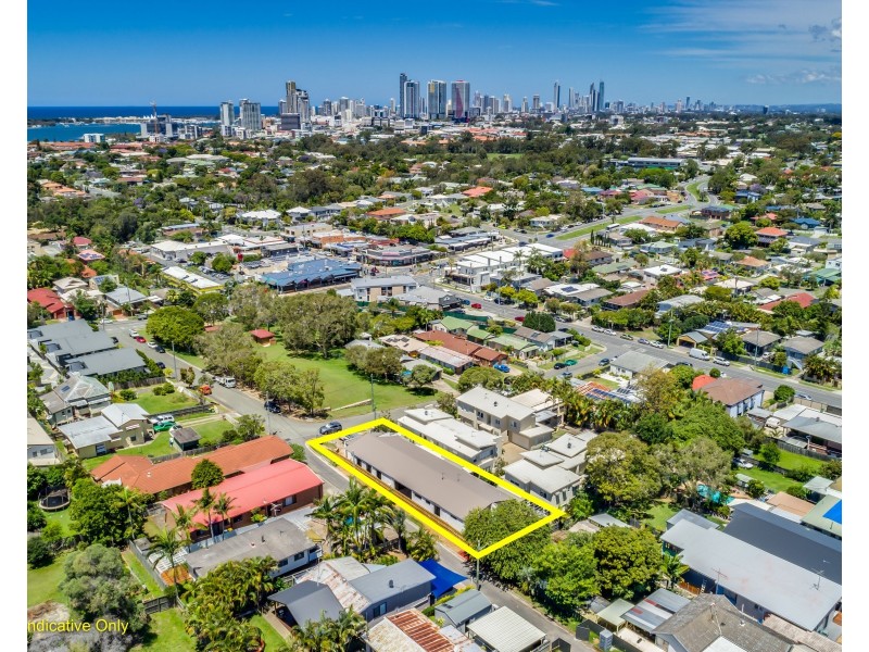 2/11 Chirn Crescent, Labrador QLD 4215