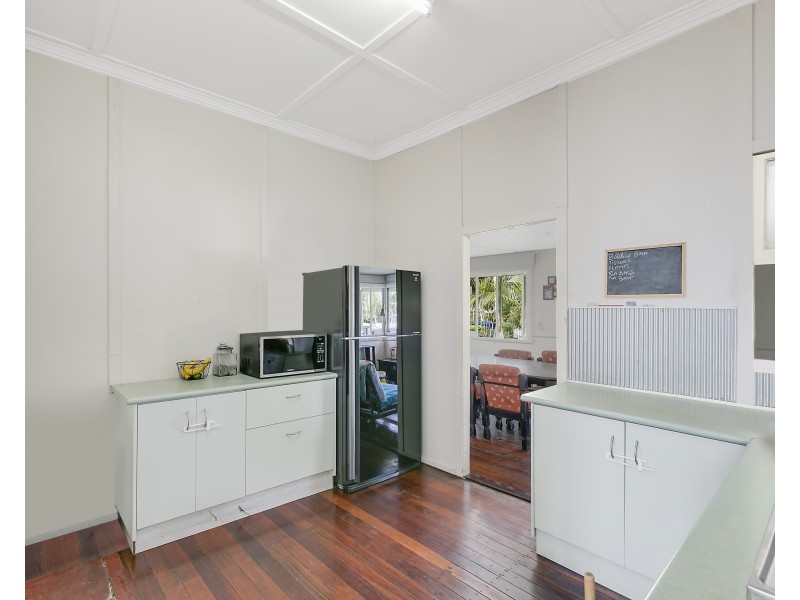 17 Walton Street, Southport QLD 4215