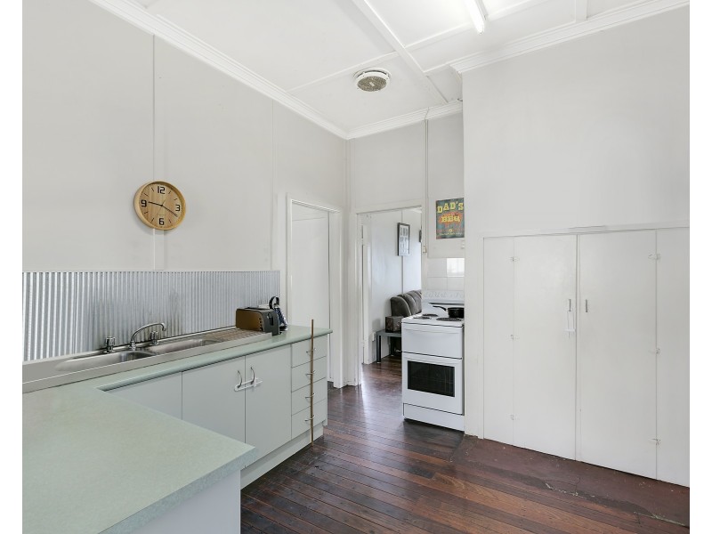 17 Walton Street, Southport QLD 4215