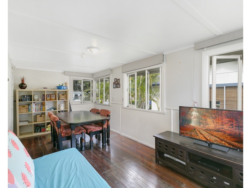 17 Walton Street, Southport QLD 4215