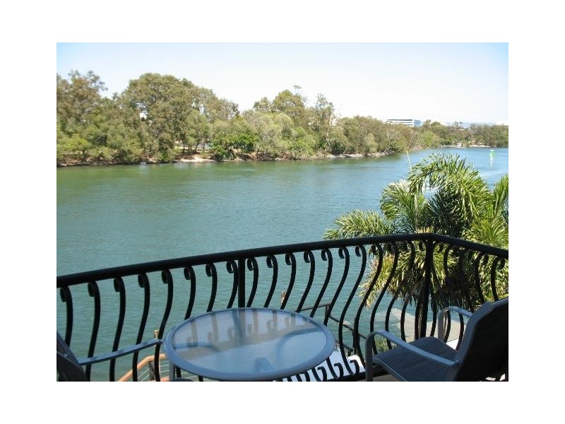 Chevron Island QLD 4217