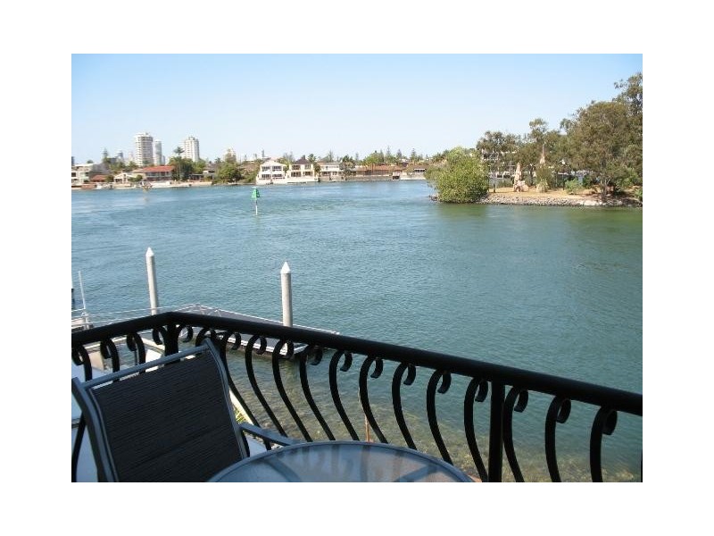 Chevron Island QLD 4217