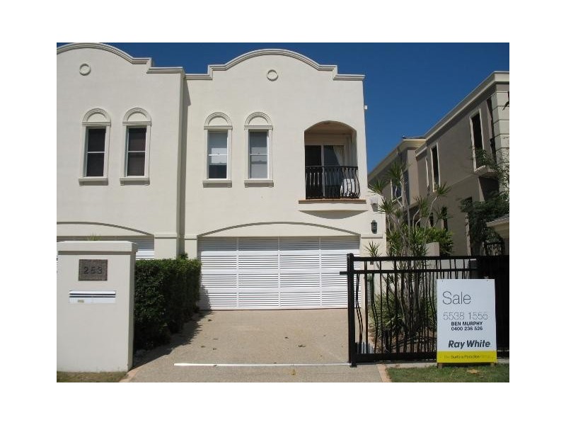 Chevron Island QLD 4217