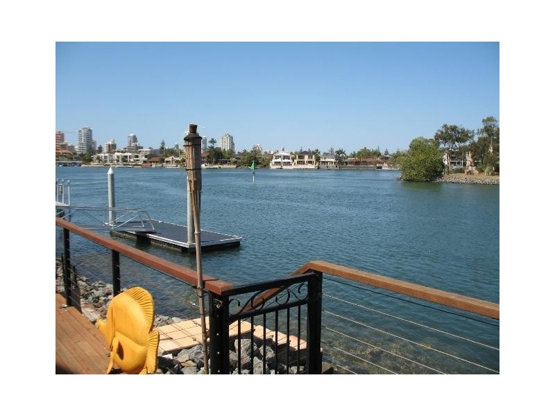 Chevron Island QLD 4217