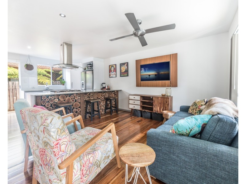 2/12 Chirn Crescent, Labrador QLD 4215
