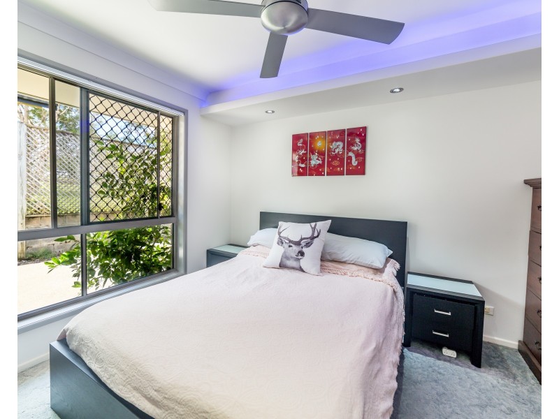 2/12 Chirn Crescent, Labrador QLD 4215