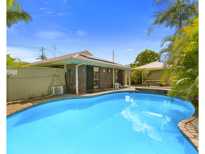 2 Burrinjuck Drive, Coombabah QLD 4216