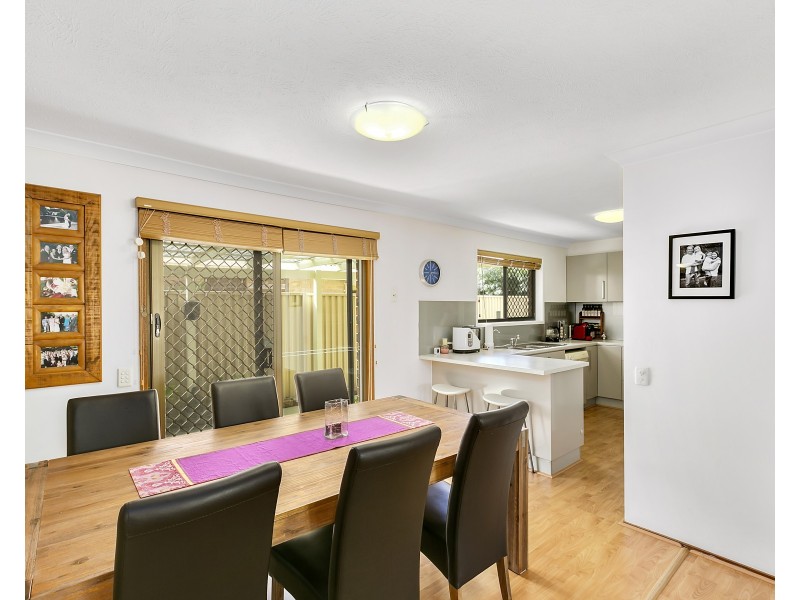 2 Burrinjuck Drive, Coombabah QLD 4216